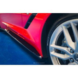 Накладки сплиттеры на пороги на Chevrolet Corvette C7