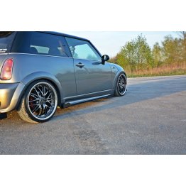 Накладки сплиттеры на пороги на MINI Cooper S JCW R53