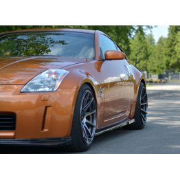 Накладки сплиттеры на пороги на Nissan 350Z