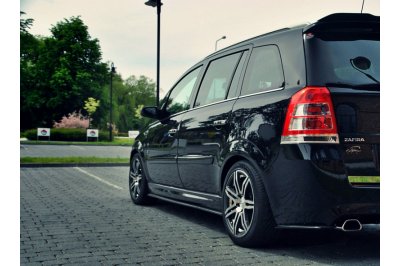 Накладки сплиттеры на пороги на Opel Zafira B OPC / VXR