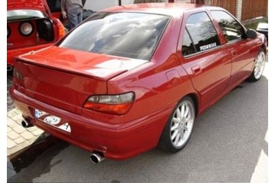 Спойлер на крышку багажника на Peugeot 406