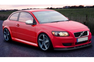 Накладка сплиттер на передний бампер на Volvo C30