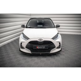 Накладка сплиттер на передний бампер на Toyota Yaris IV